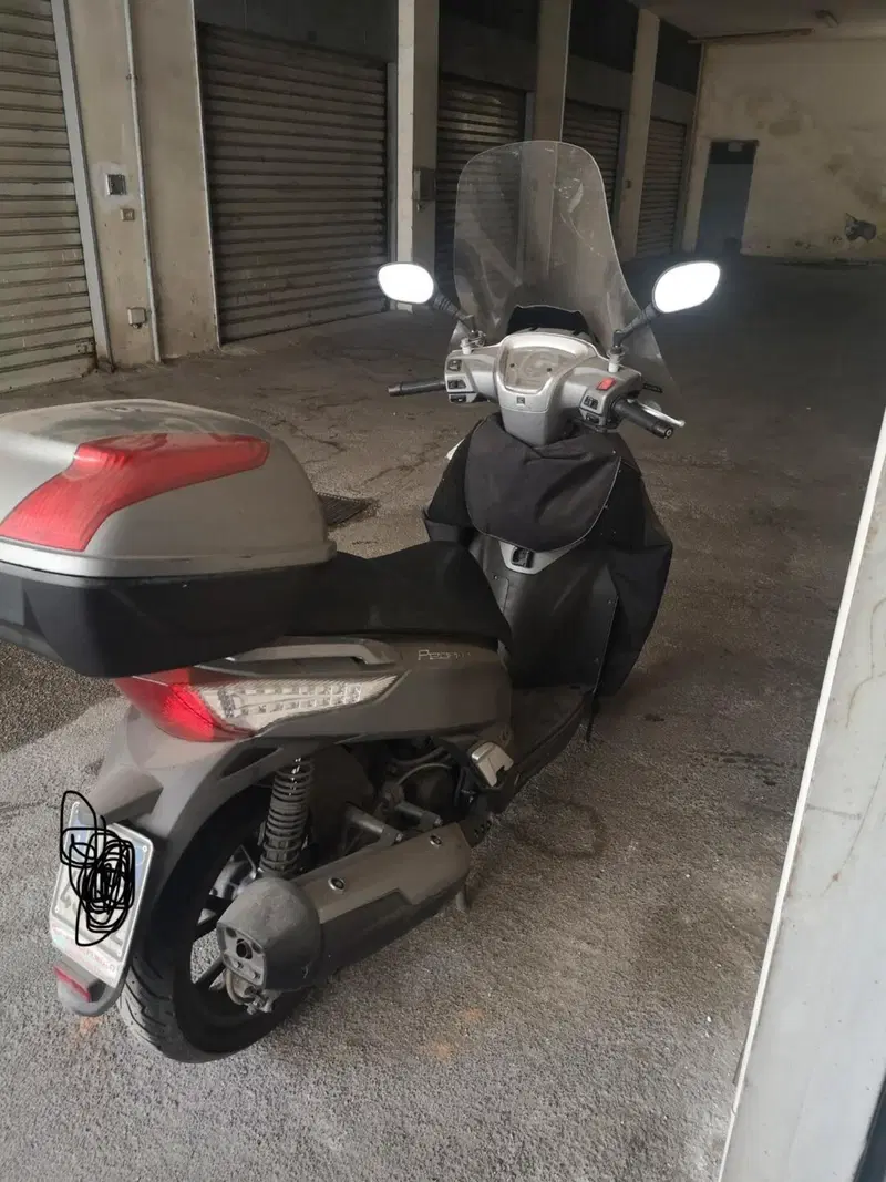 Kymco People 300i GT (2010 - 17) (2)