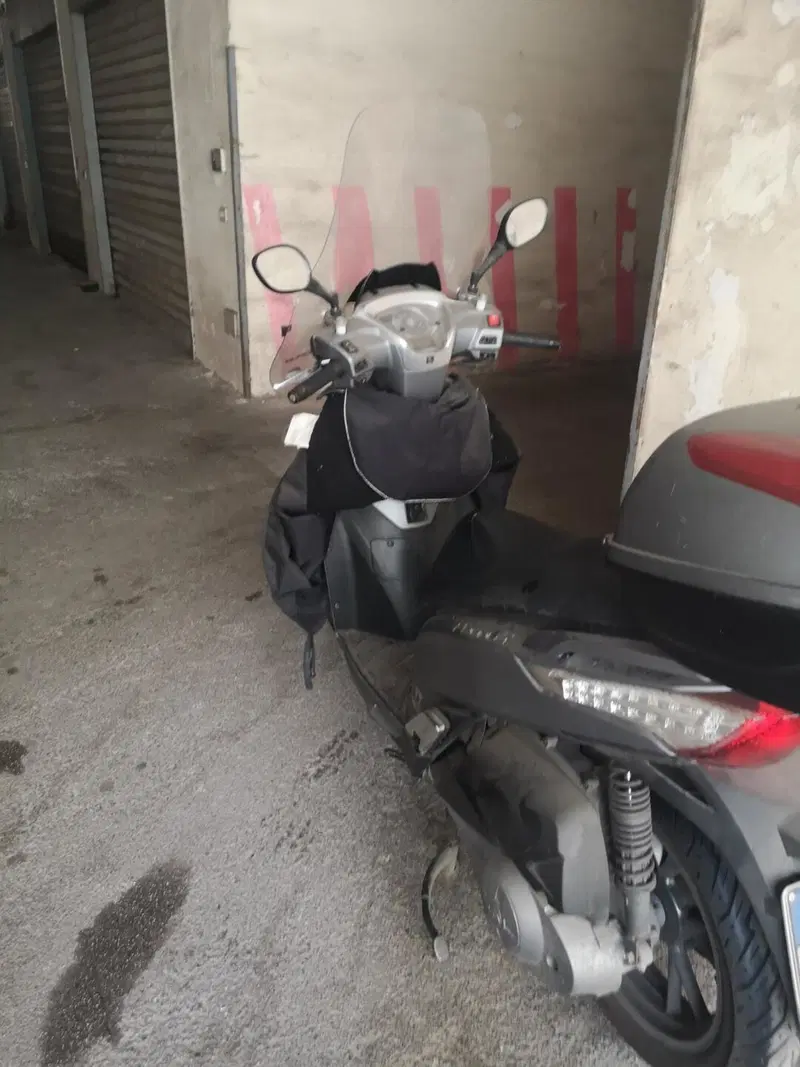 Kymco People 300i GT (2010 - 17) (4)