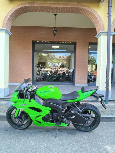 Kawasaki Ninja 600 ZX-6R (2009 - 16) usata