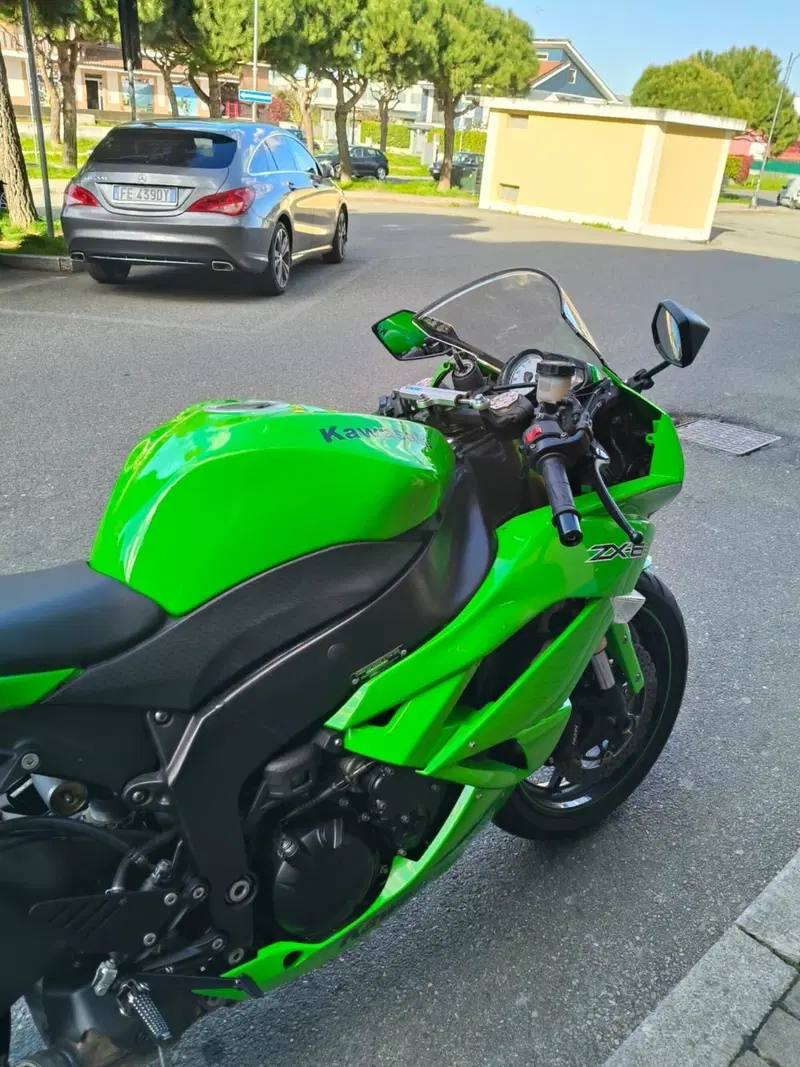 Kawasaki Ninja 600 ZX-6R (2009 - 16) (7)