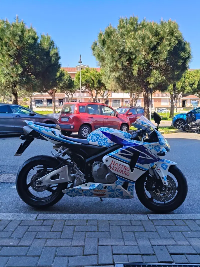 Honda CBR 600 RR (2005 - 06) (2)