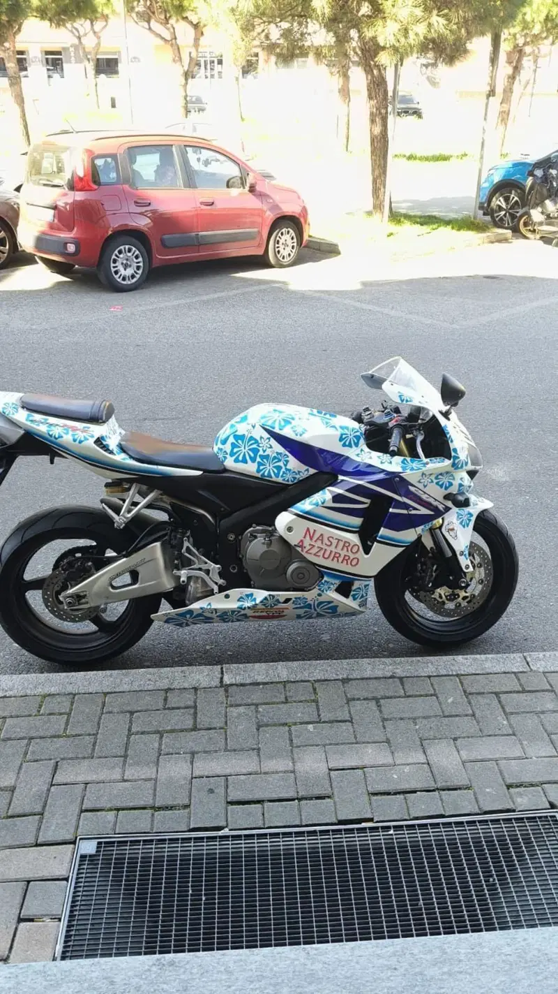 Honda CBR 600 RR (2005 - 06) (5)