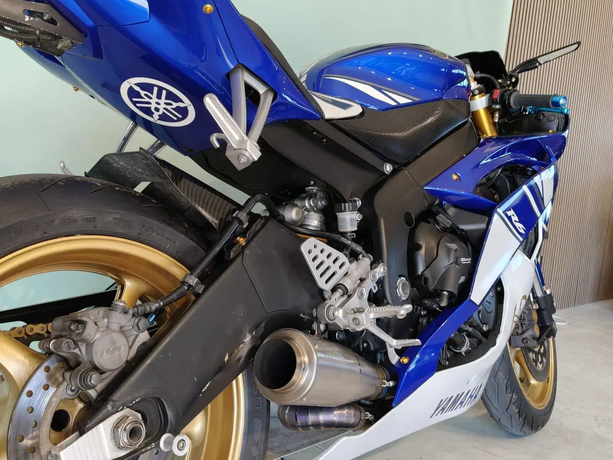 Yamaha YZF R6 (2008 - 09) (3)