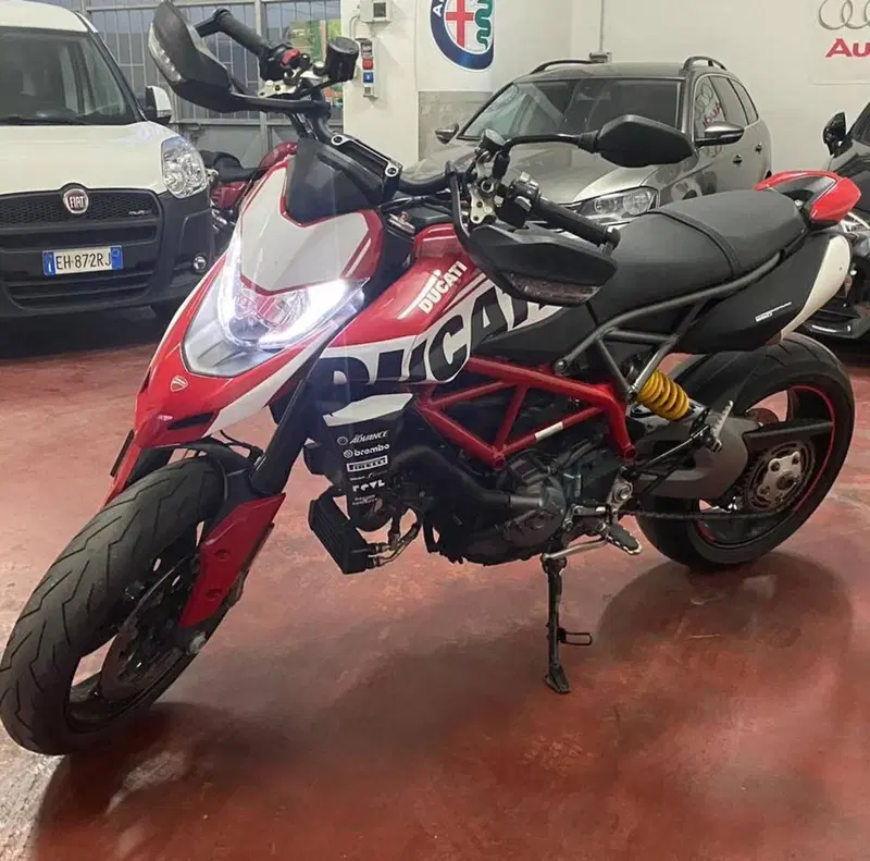 Ducati Hypermotard 950 RVE (2022 - 25) (4)