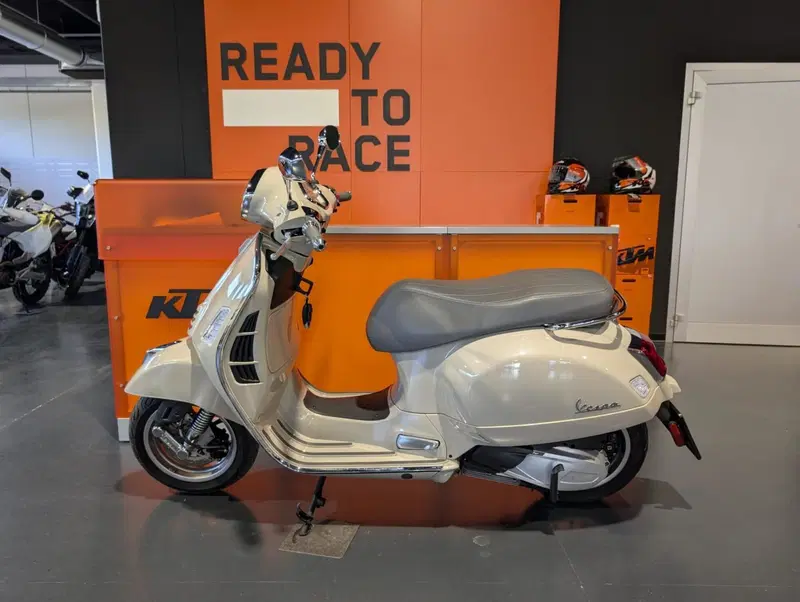 Vespa GTS 300 (2023 - 24) (2)