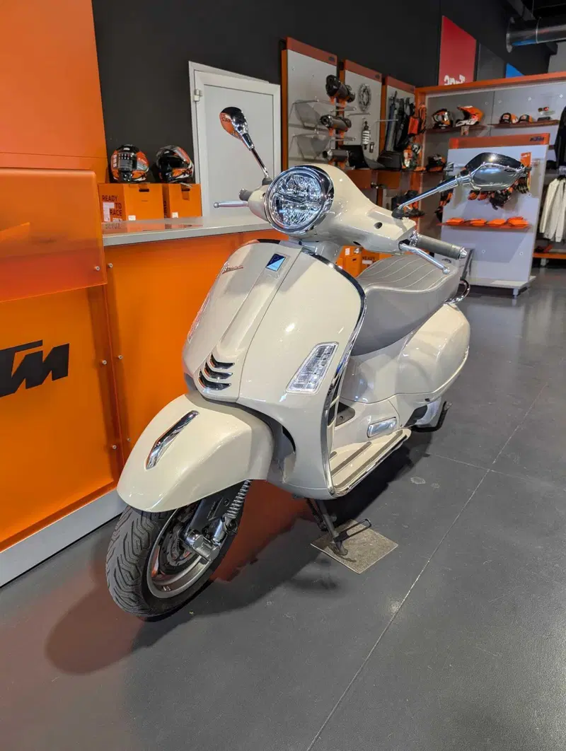 Vespa GTS 300 (2023 - 24) (3)
