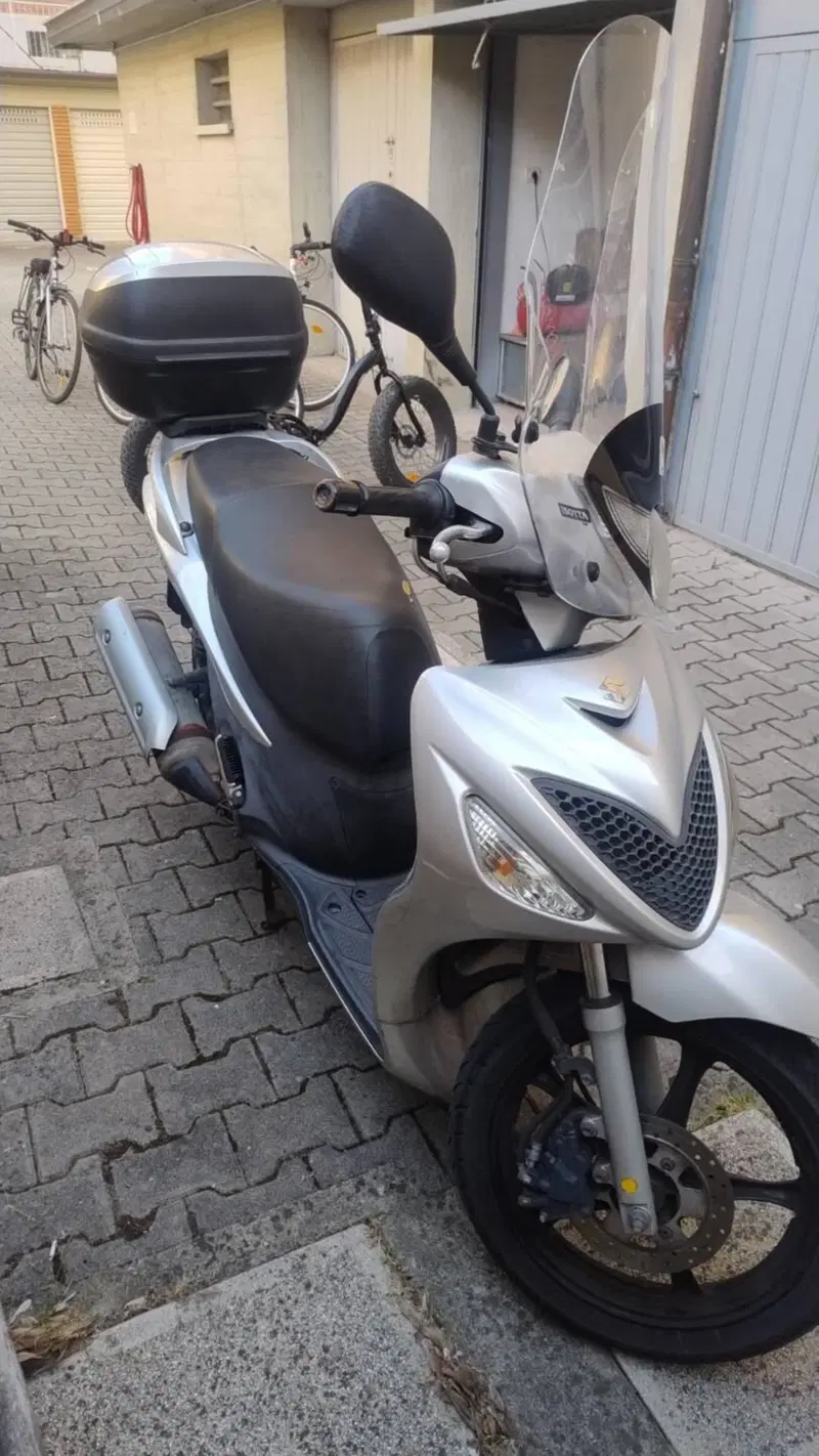 Suzuki SIXteen 150 (2007 - 14) (5)