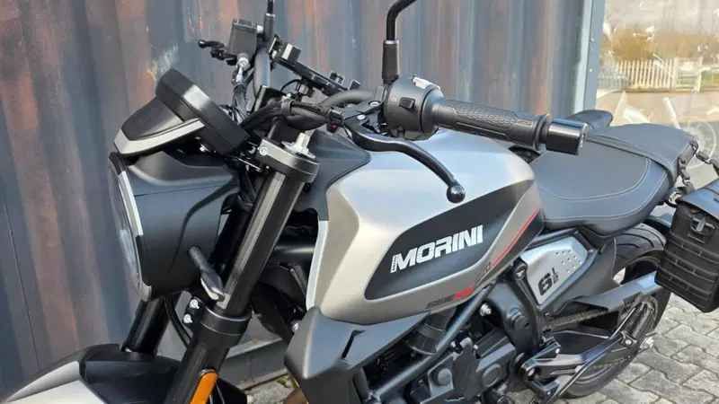 Moto Morini SEIEMMEZZO STR (2022 - 26) (15)