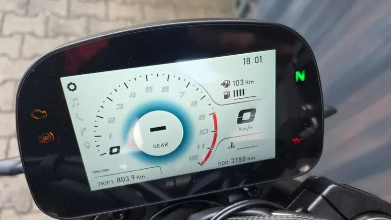 Moto Morini SEIEMMEZZO STR (2022 - 26) (6)