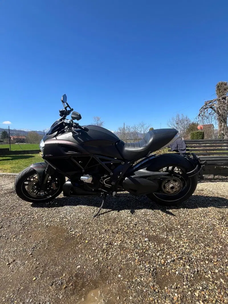 Ducati Diavel 1200 Carbon (2014 - 16) (2)