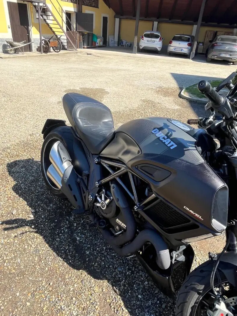 Ducati Diavel 1200 Carbon (2014 - 16) (4)