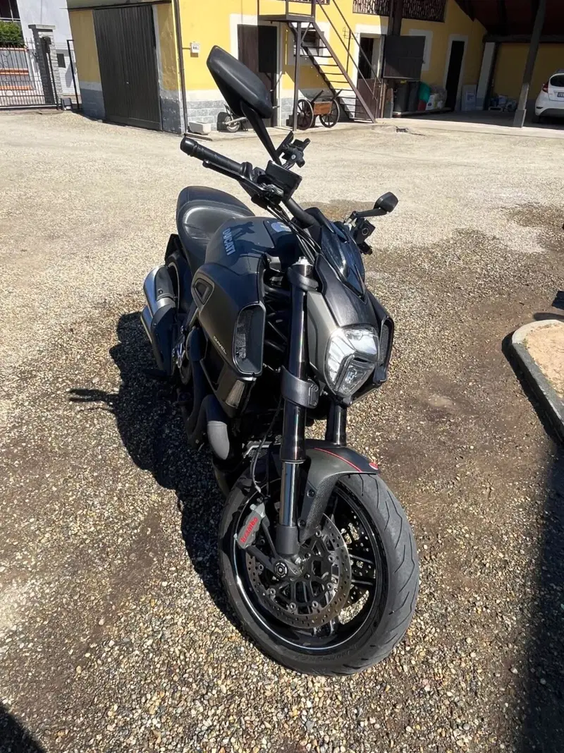 Ducati Diavel 1200 Carbon (2014 - 16)