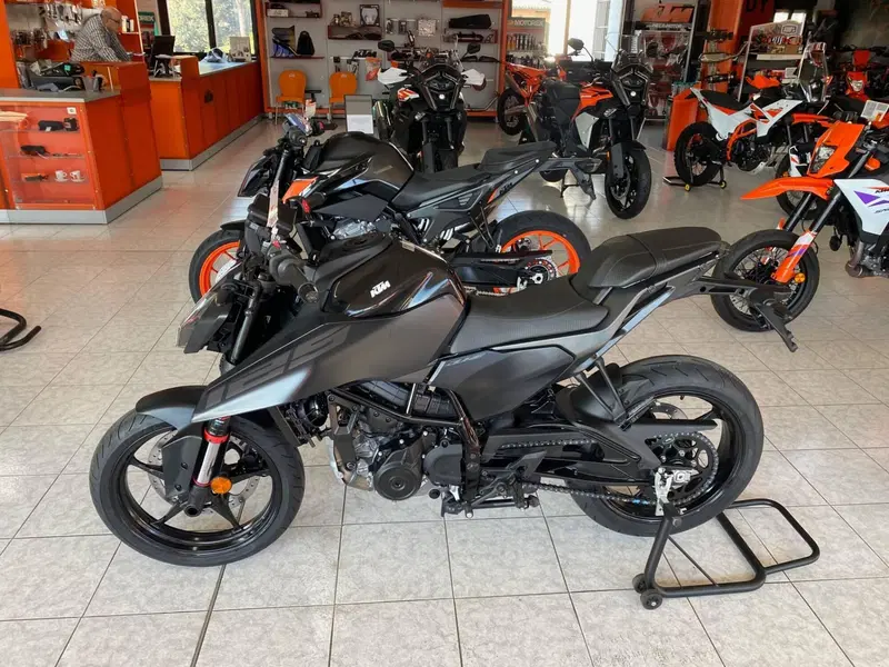 KTM 125 Duke (2026) (2)