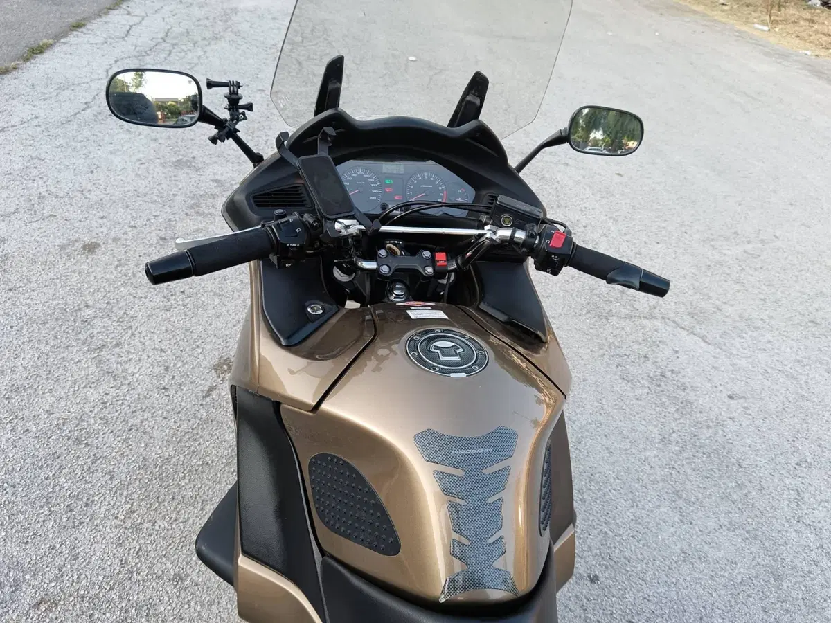 Honda Deauville 700 ABS (7)