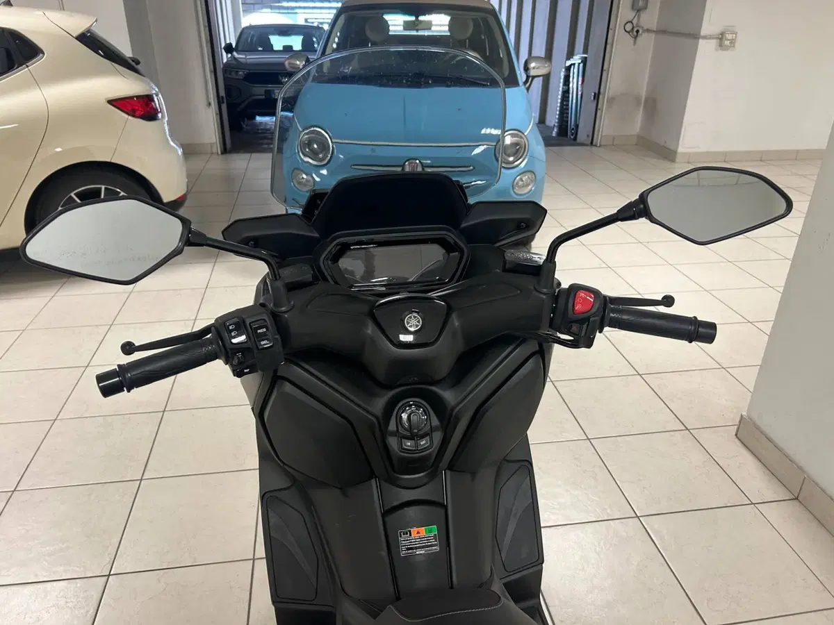 Yamaha X-Max 300 (2021 - 24) (8)