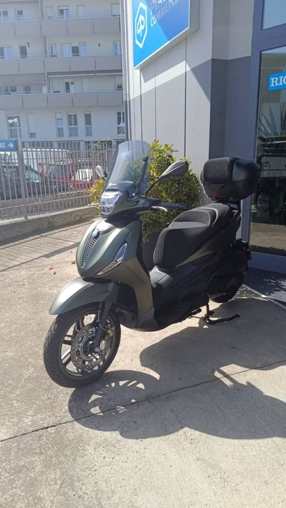 Piaggio Beverly 300 ABS-ASR (2021 - 25) (2)