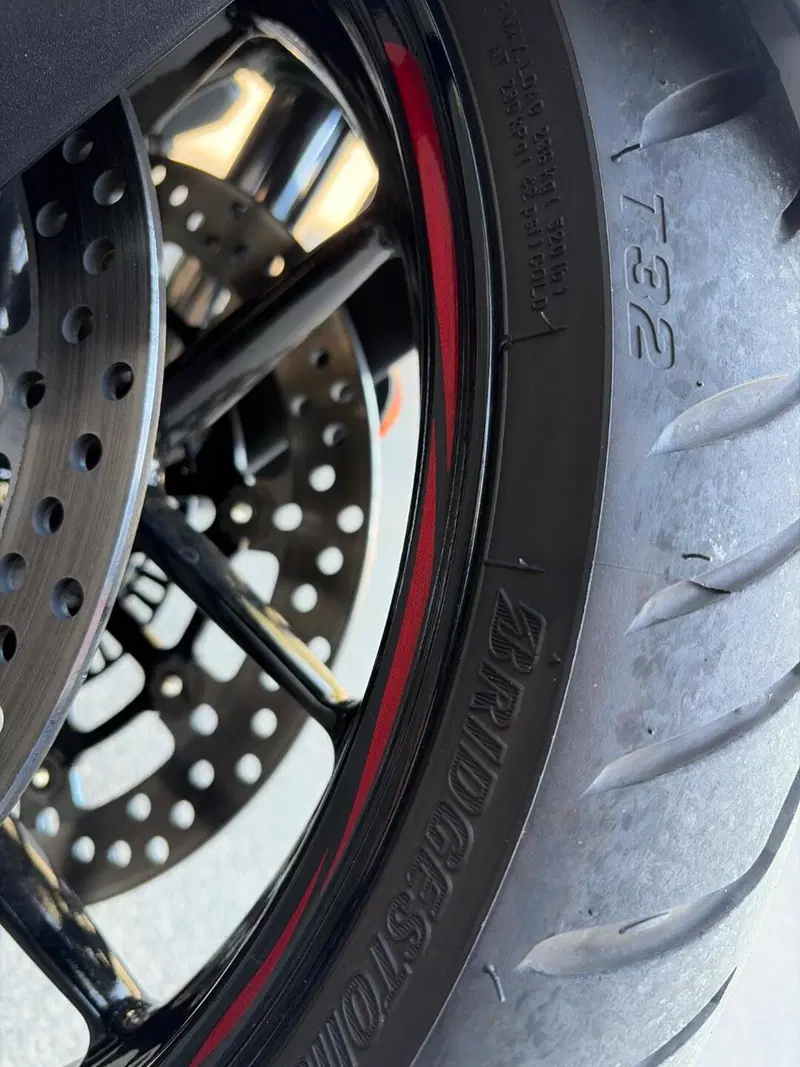 MV Agusta Turismo Veloce 800 R (2023 - 26) (9)