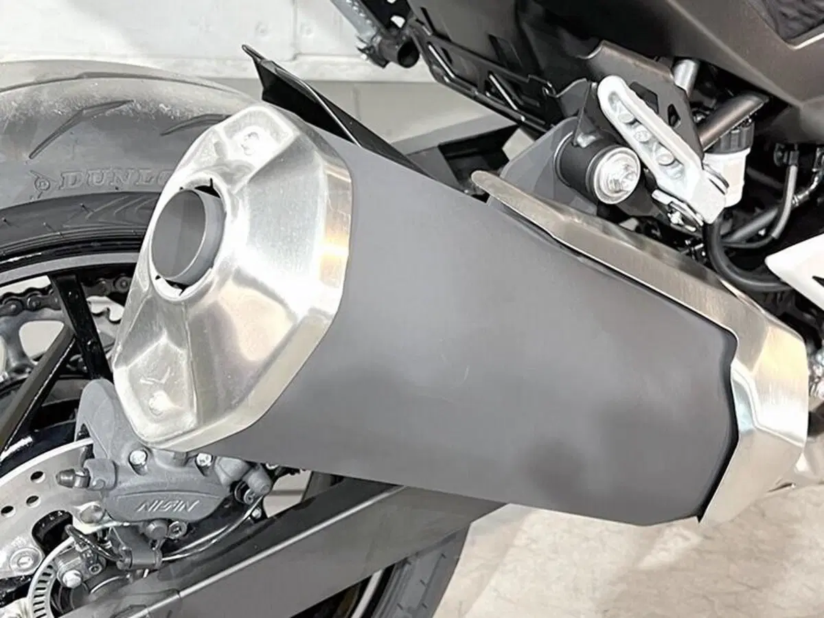 Kawasaki Z7 Hybrid (2024 - 26) (3)
