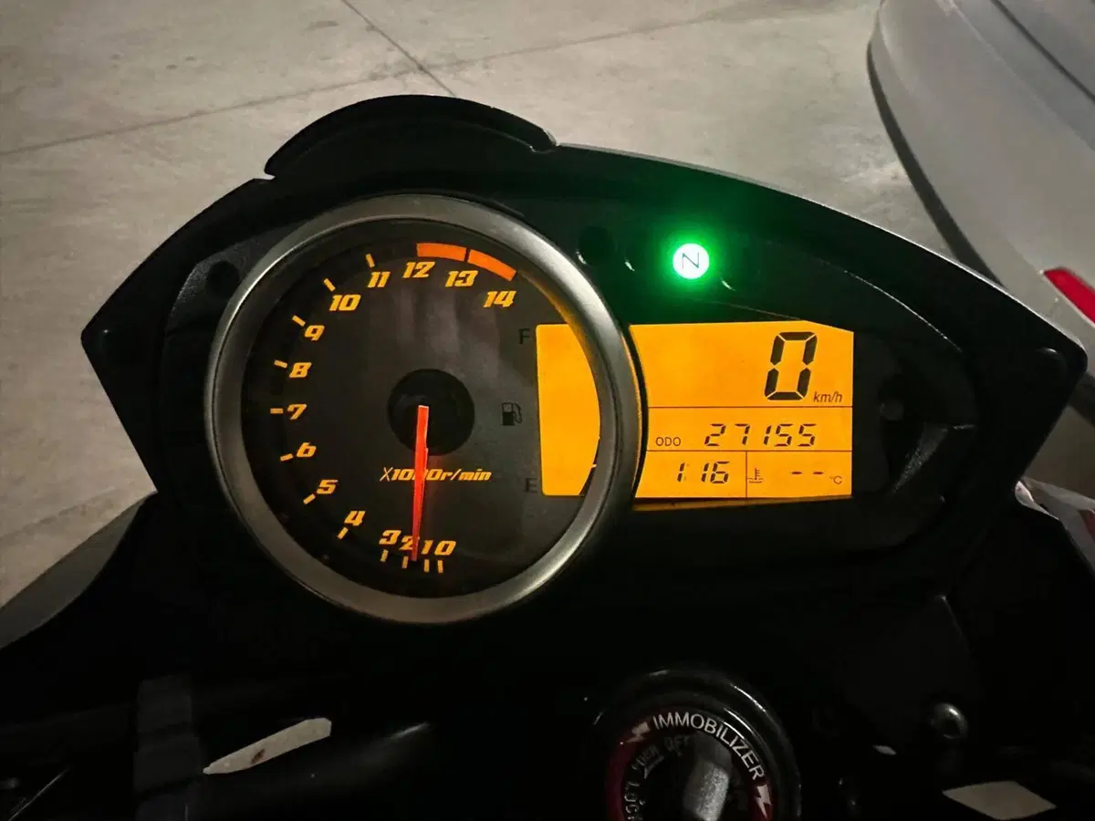 Kawasaki Z 750 (2007 - 14) (9)