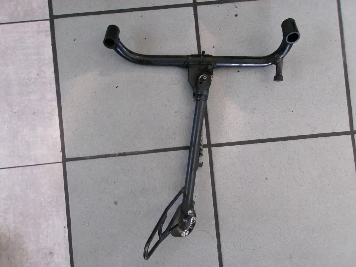 TELAIO PARTE INFERIORE BMW F 650 CS SCARVER (2)