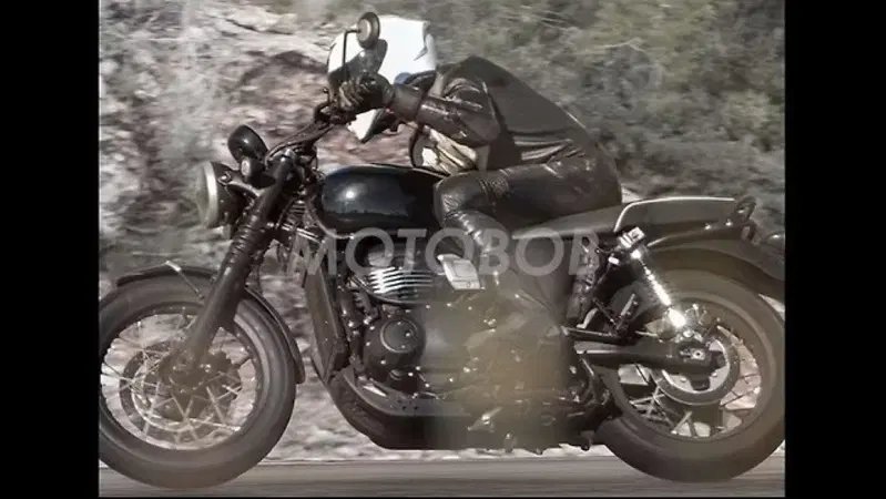 Foto spia della Bonneville 400