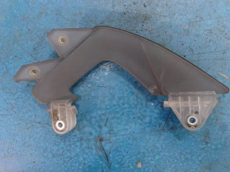 SUPPORTO PARABREZZA DX BMW F 650 CS SCARVER