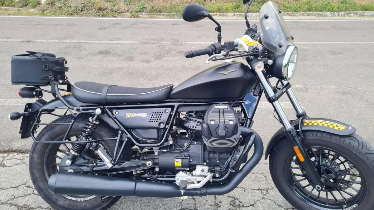 Moto Guzzi V9 Bobber (2016 - 18)