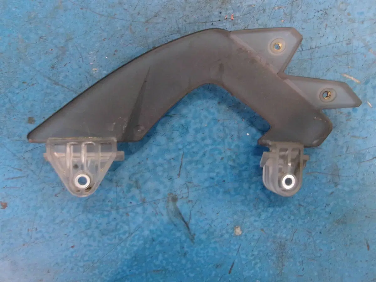 SUPPORTO PARABREZZA SX BMW F 650 CS SCARVER