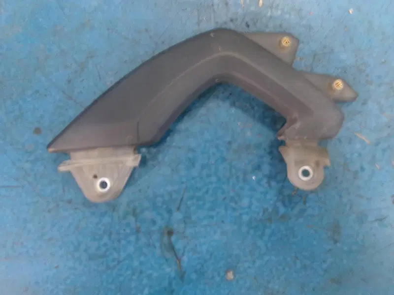 SUPPORTO PARABREZZA SX BMW F 650 CS SCARVER (2)