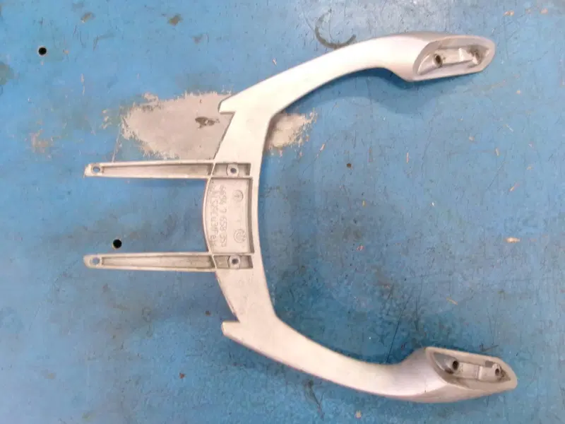 MANIGLIONE POSTERIORE BMW F 650 CS SCARVER (2)