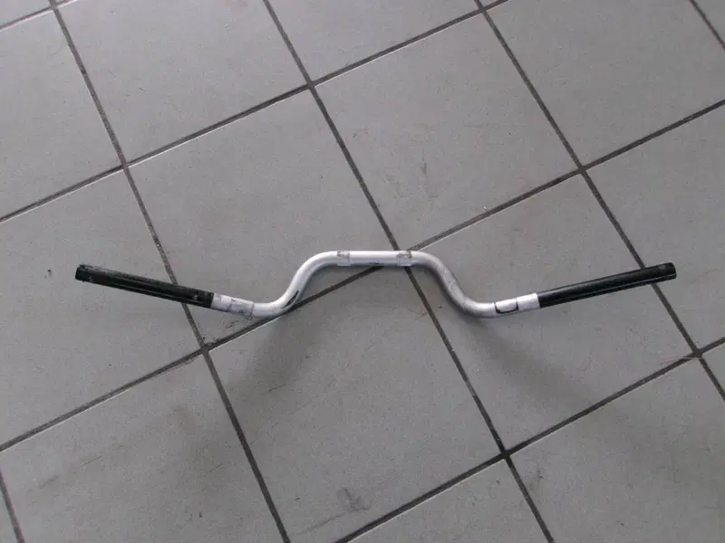 MANUBRIO BMW F 650 CS SCARVER (2)