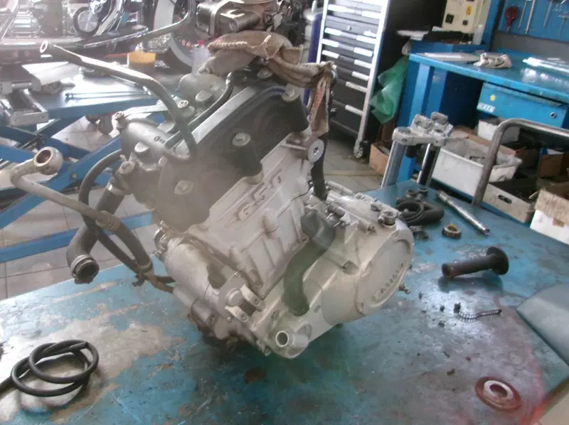 MOTORE COMPLETO BMW F 650 CS SCARVER K14 MONOCANDE (3)