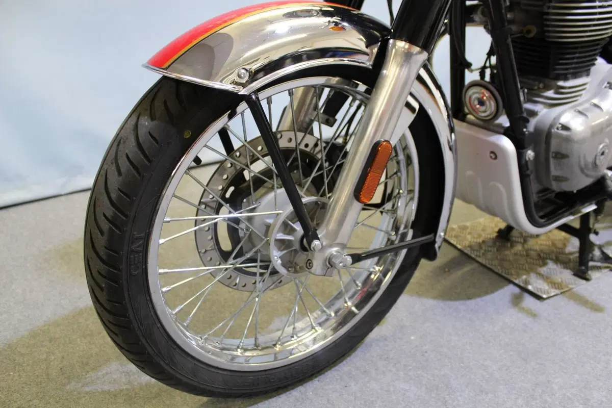 Royal Enfield Classic 350 (2021 - 26) (9)