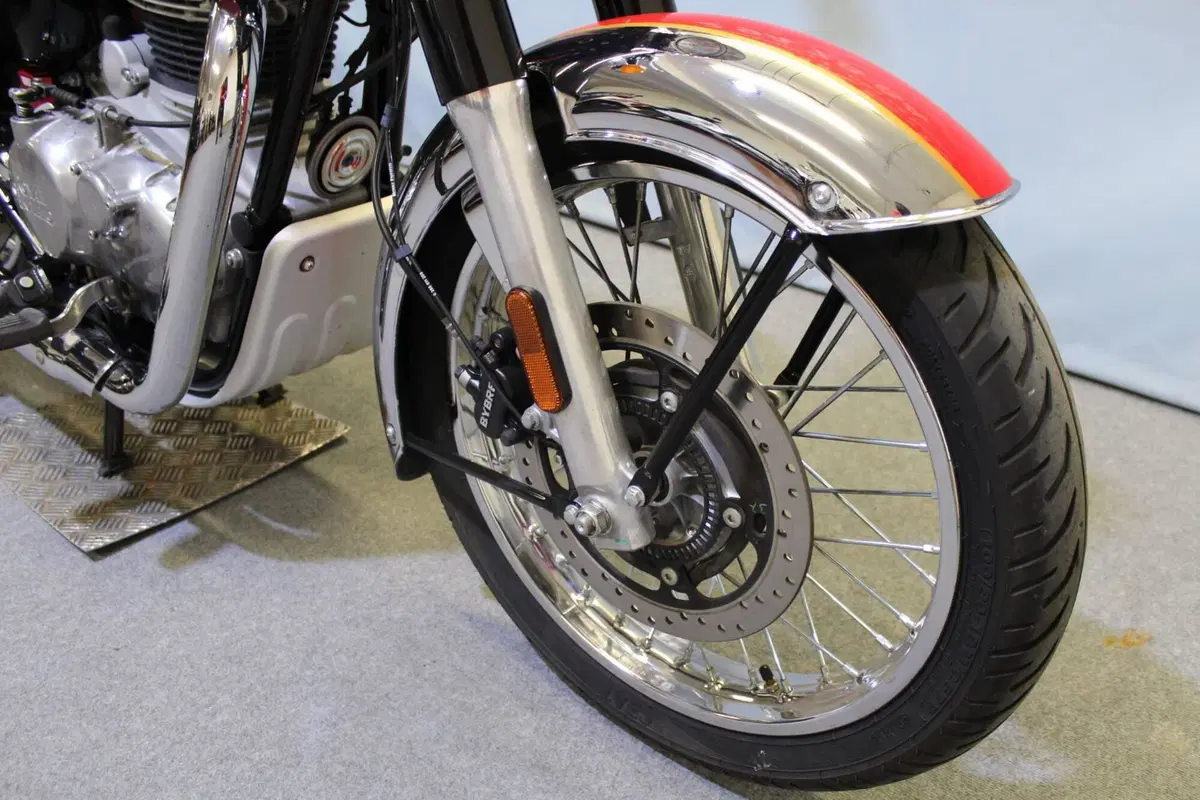 Royal Enfield Classic 350 (2021 - 26) (14)