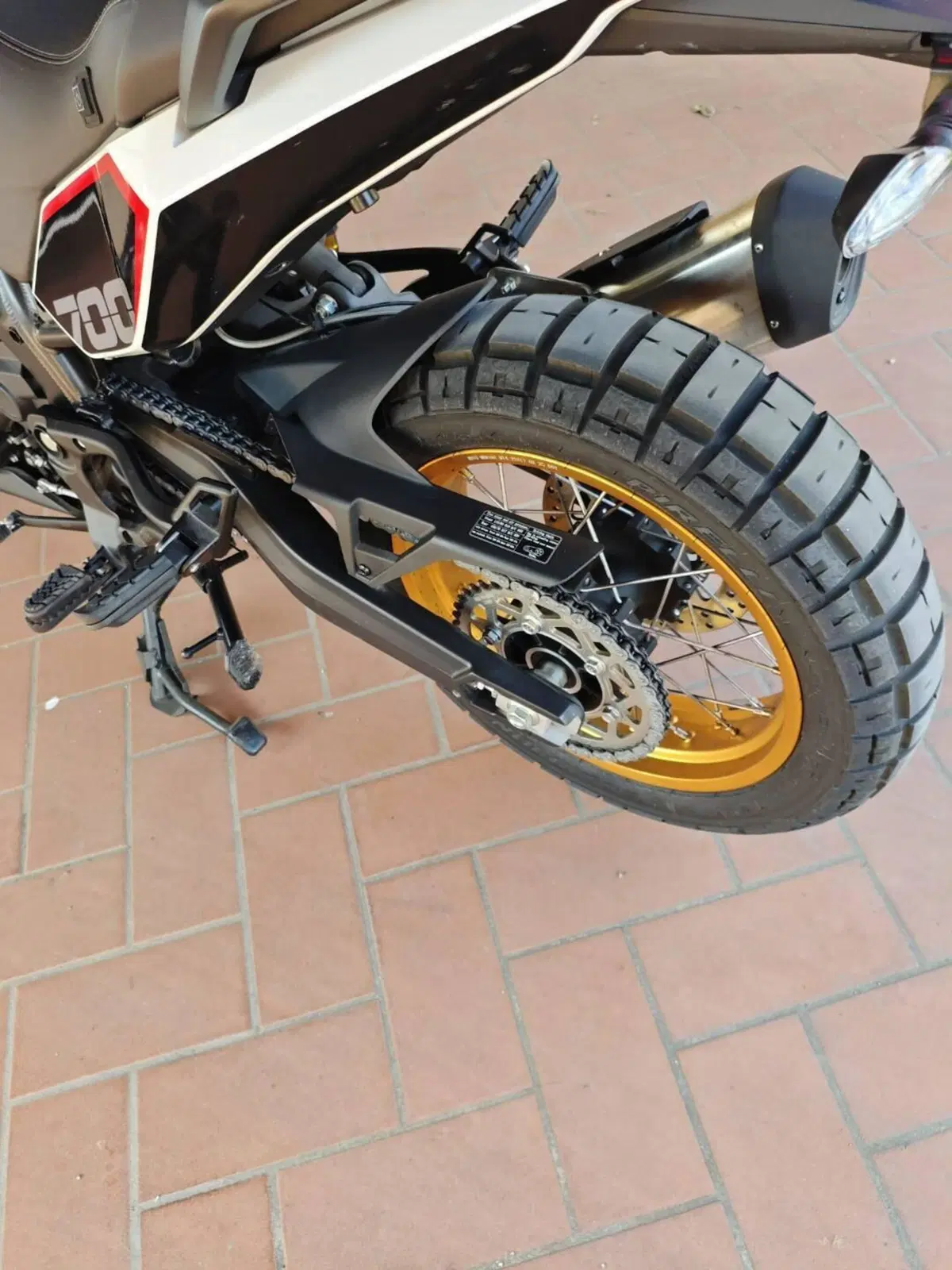 Moto Morini X-Cape 700 Gold Edition (2025 - 26) (2)