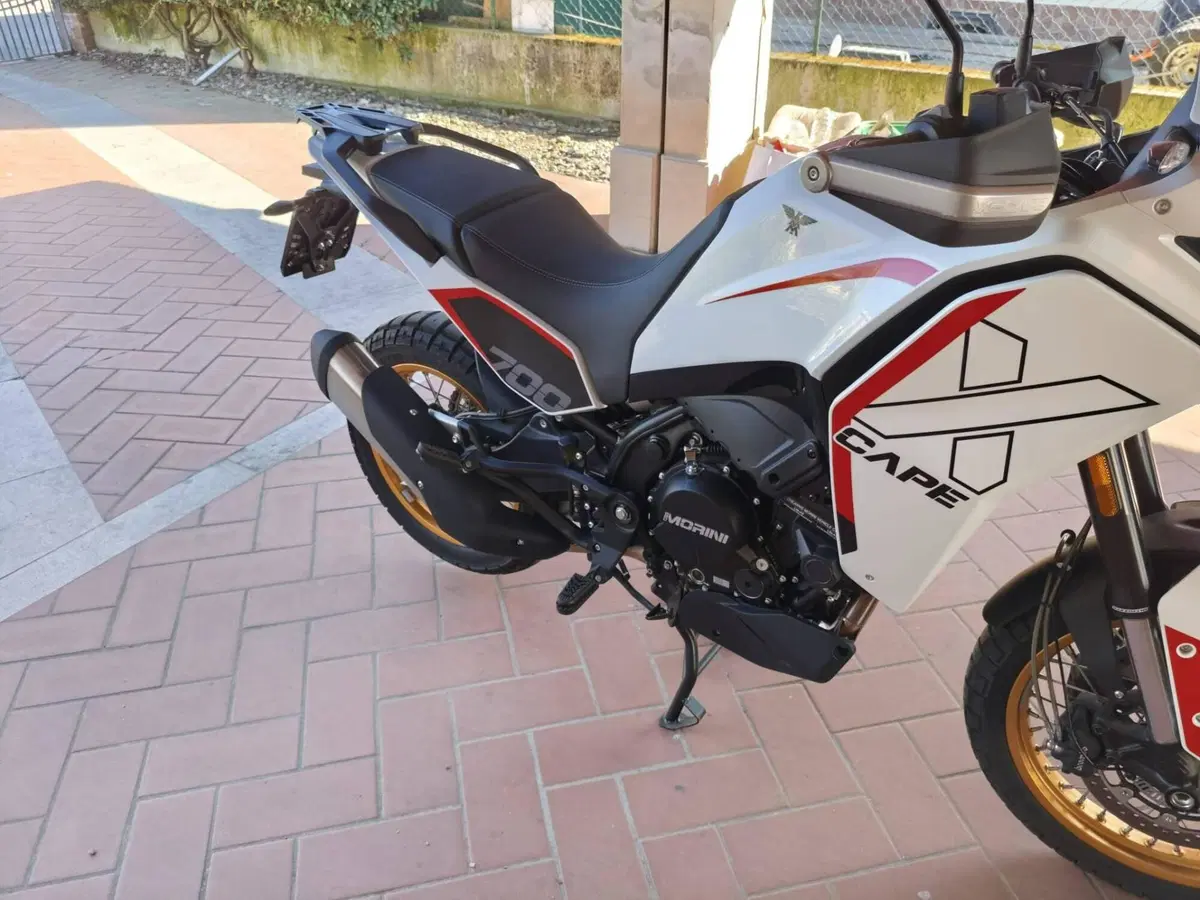 Moto Morini X-Cape 700 Gold Edition (2025 - 26) (4)