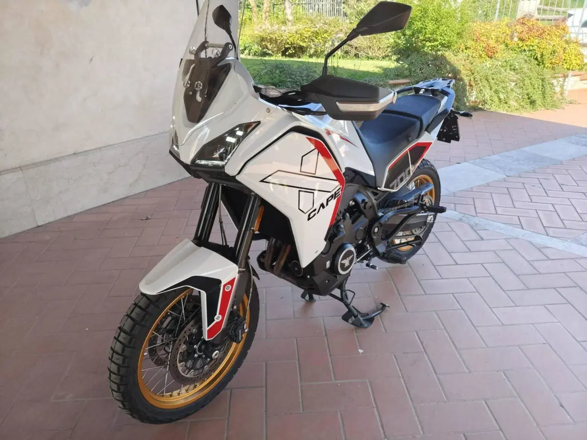 Moto Morini X-Cape 700 Gold Edition (2025 - 26) (6)