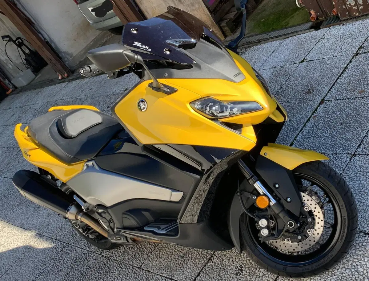 Yamaha T-Max 560 (2022 - 24) (2)