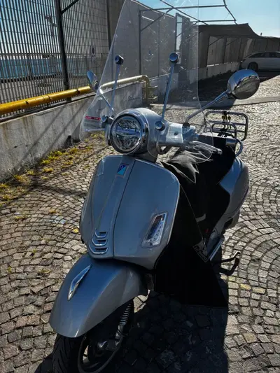 Vespa GTS 300 (2023 - 24) usata