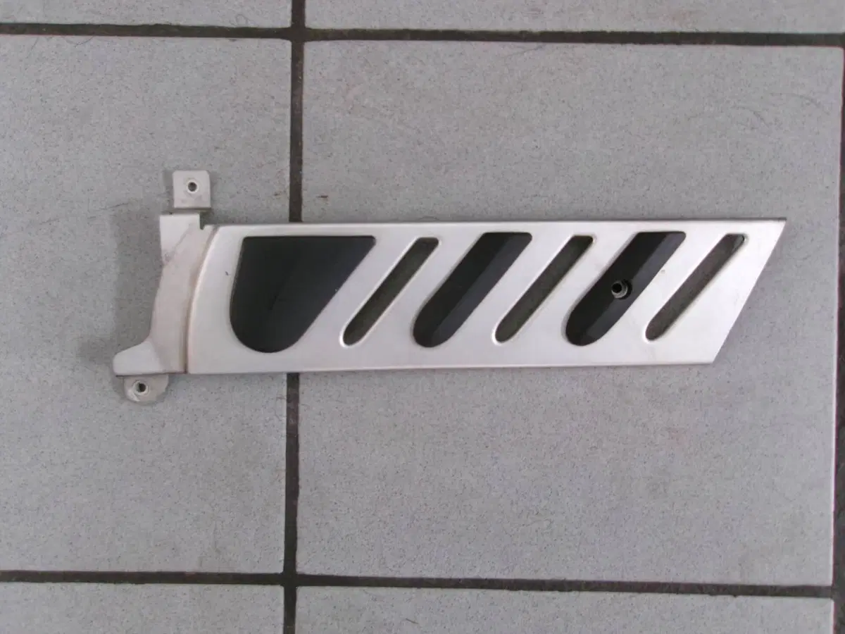 LAMIERINO SINISTRA BMW F 650 CS SCARVER