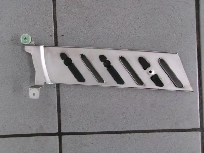 LAMIERINO SINISTRA BMW F 650 CS SCARVER (2)