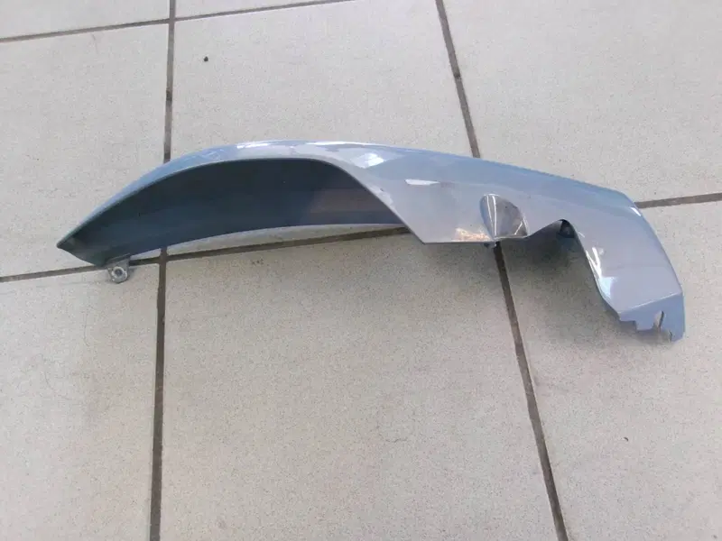 PARTE LATERALE POSTERIORE SINISTRA BMW F 650 CS SC (2)