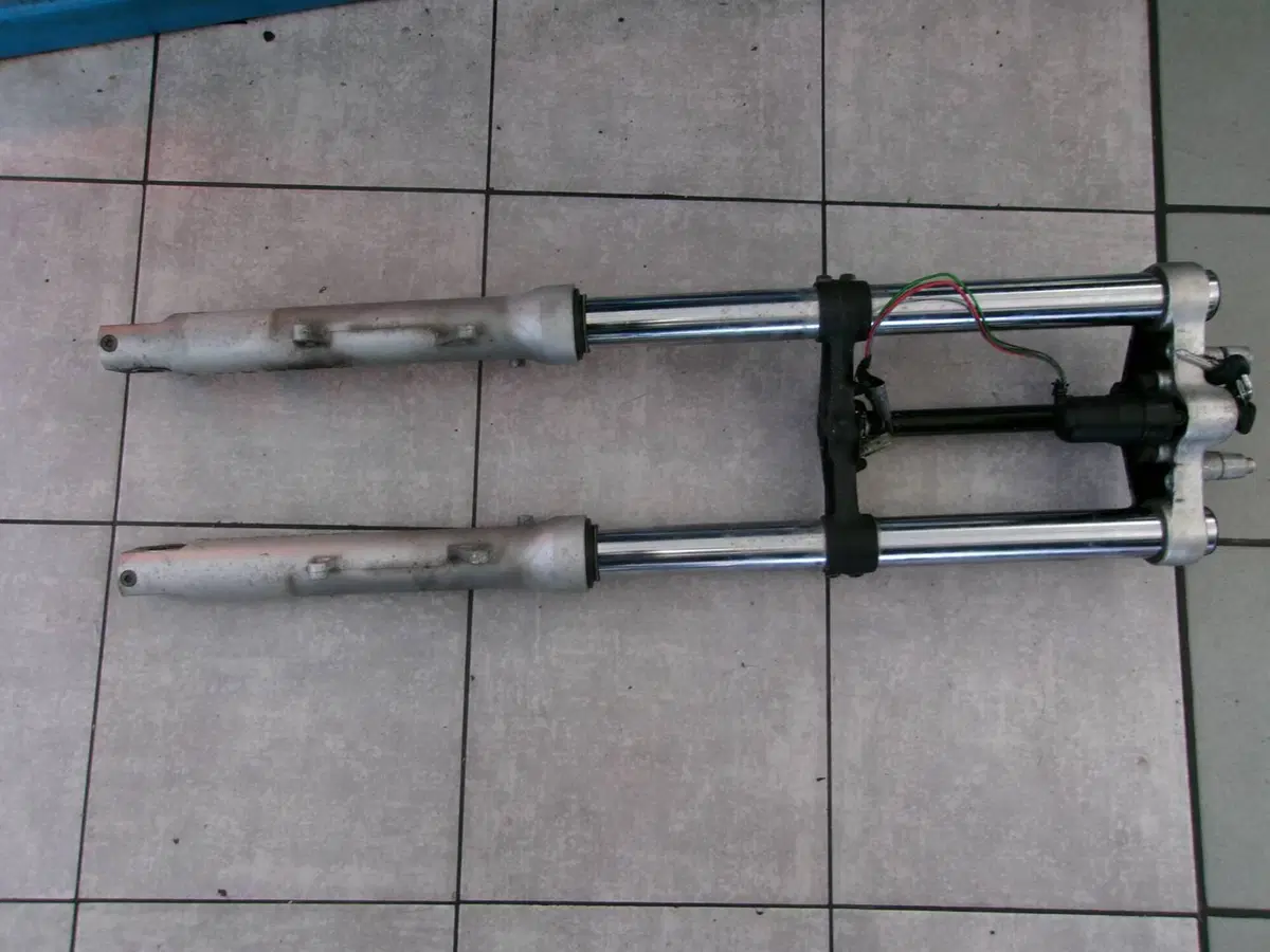 FORCELLA ANTERIORE COMPLETA ORIGINALE BMW F 650 CS