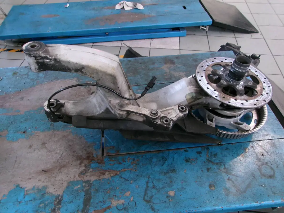 FORCELLONE COMPLETO BMW F 650 CS SCARVER
