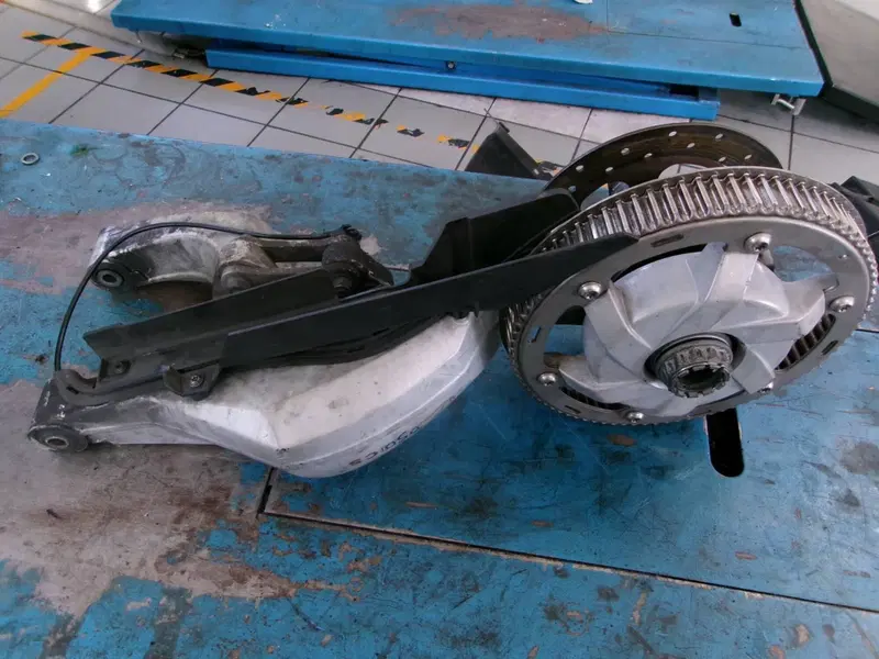 FORCELLONE COMPLETO BMW F 650 CS SCARVER (2)