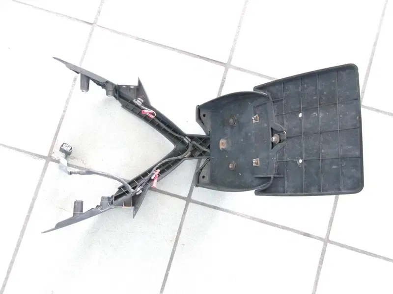 SUPPORTO POSTERIORE BMW F 650 CS SCARVER (2)