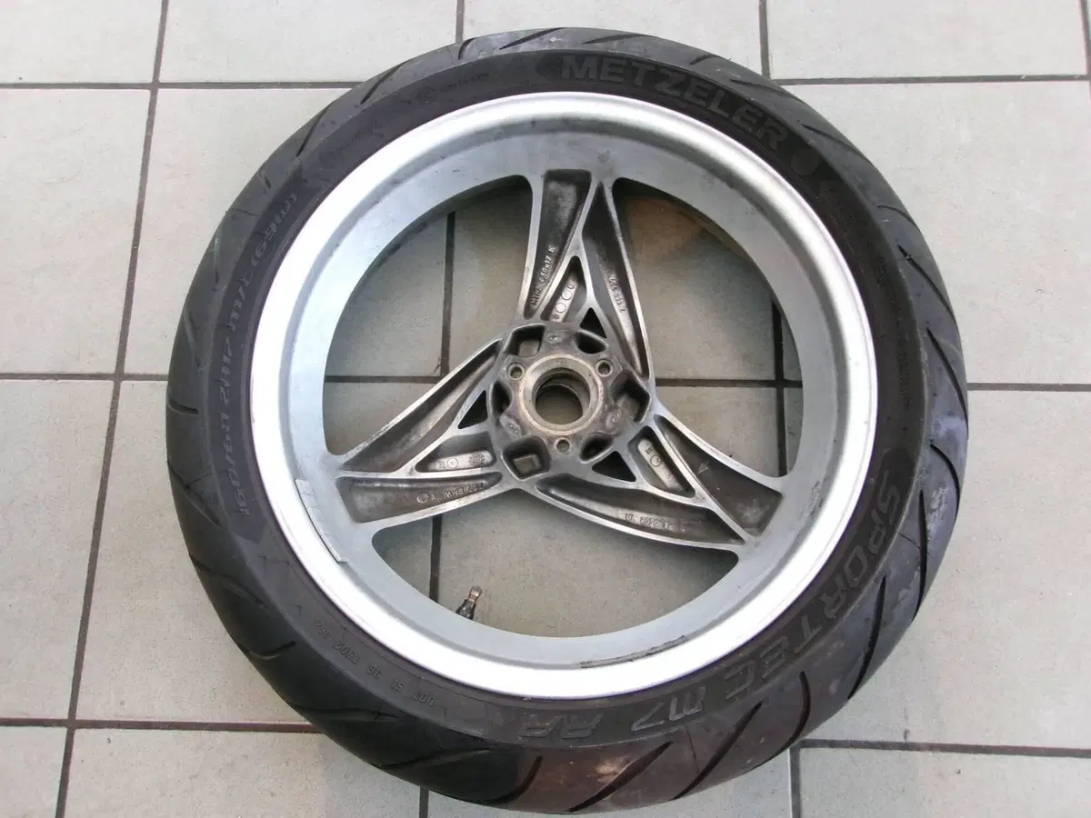 RUOTA POSTERIORE BMW F 650 CS SCARVER (2)