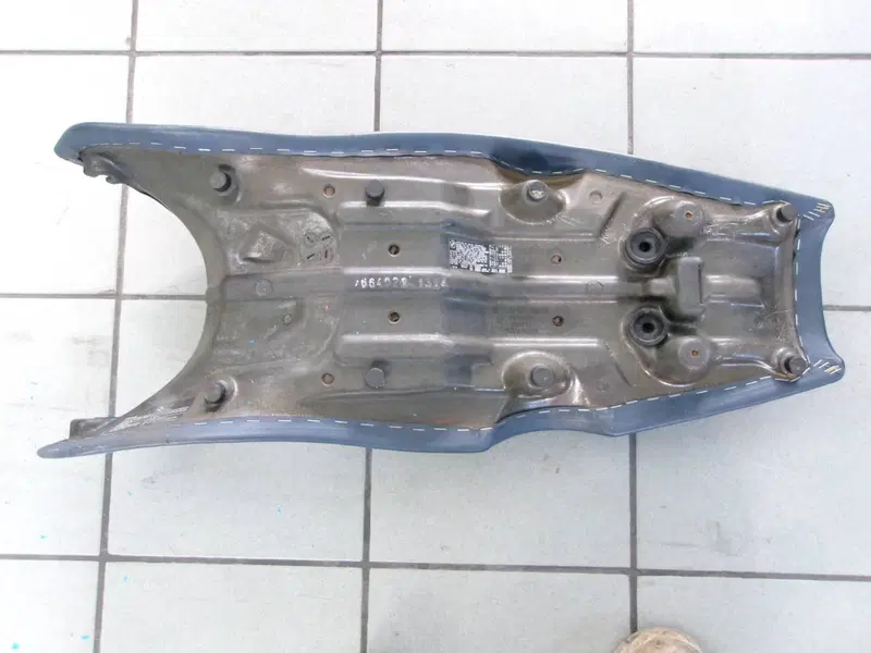 SELLA BMW F 650 CS SCARVER (2)