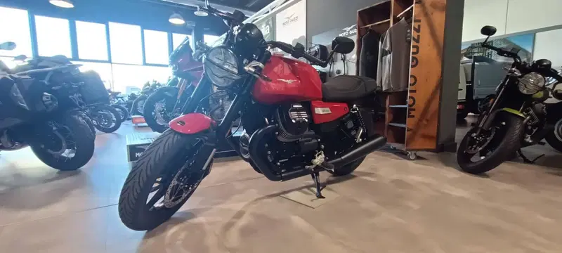 Moto Guzzi V7 Sport (2025 - 26) (4)