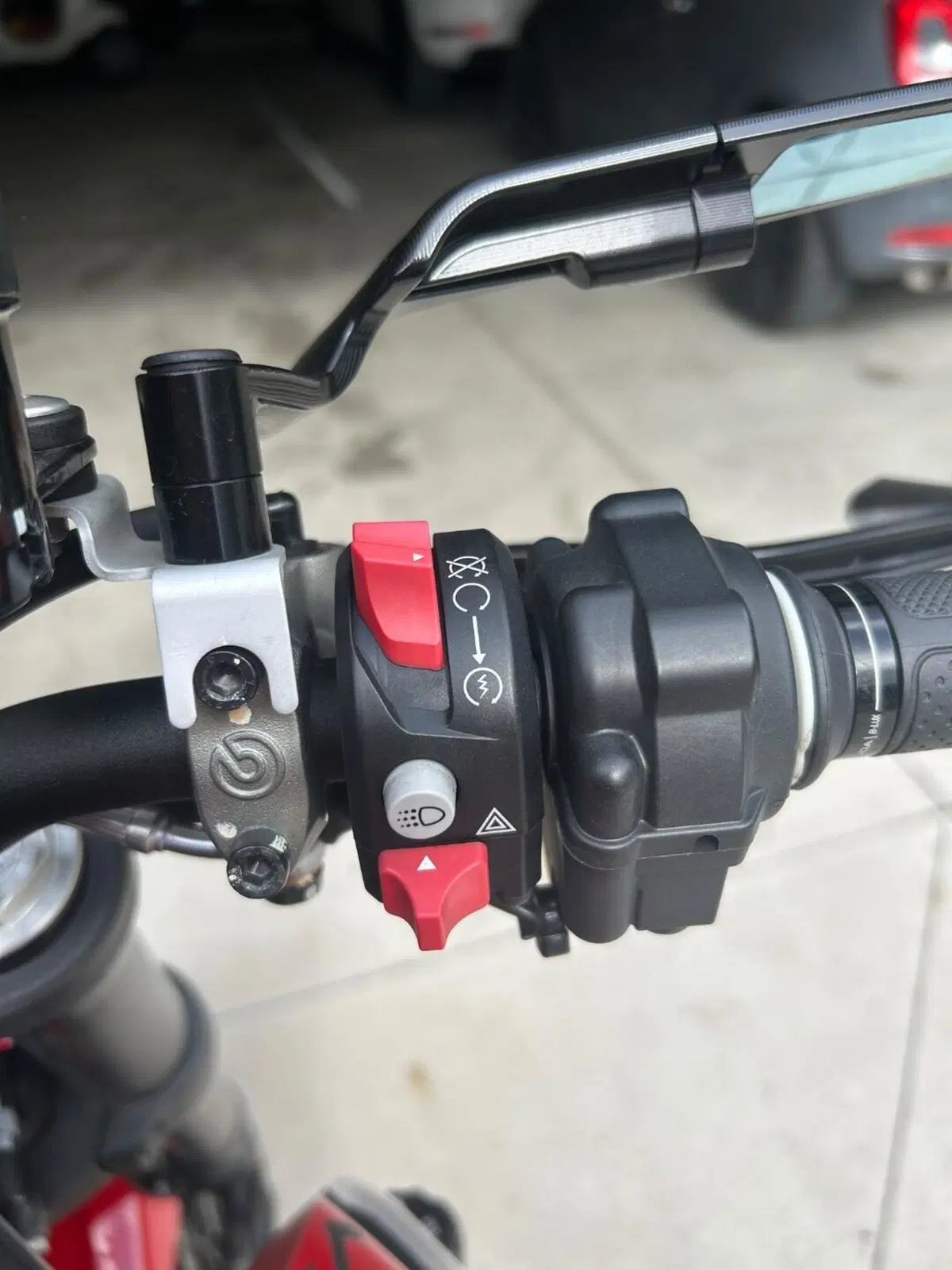 Ducati Monster 937 (2021 - 25) (5)